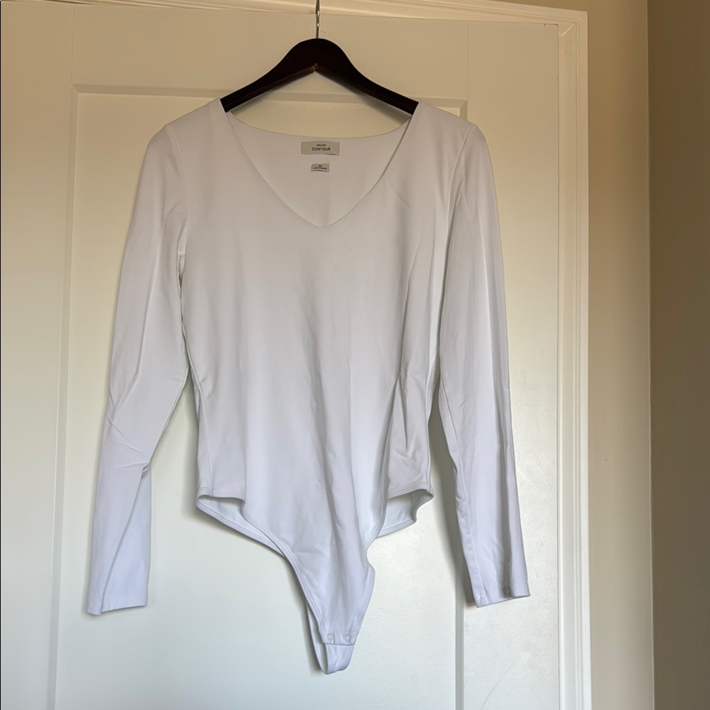 Babaton Contour V-neck bodysuit